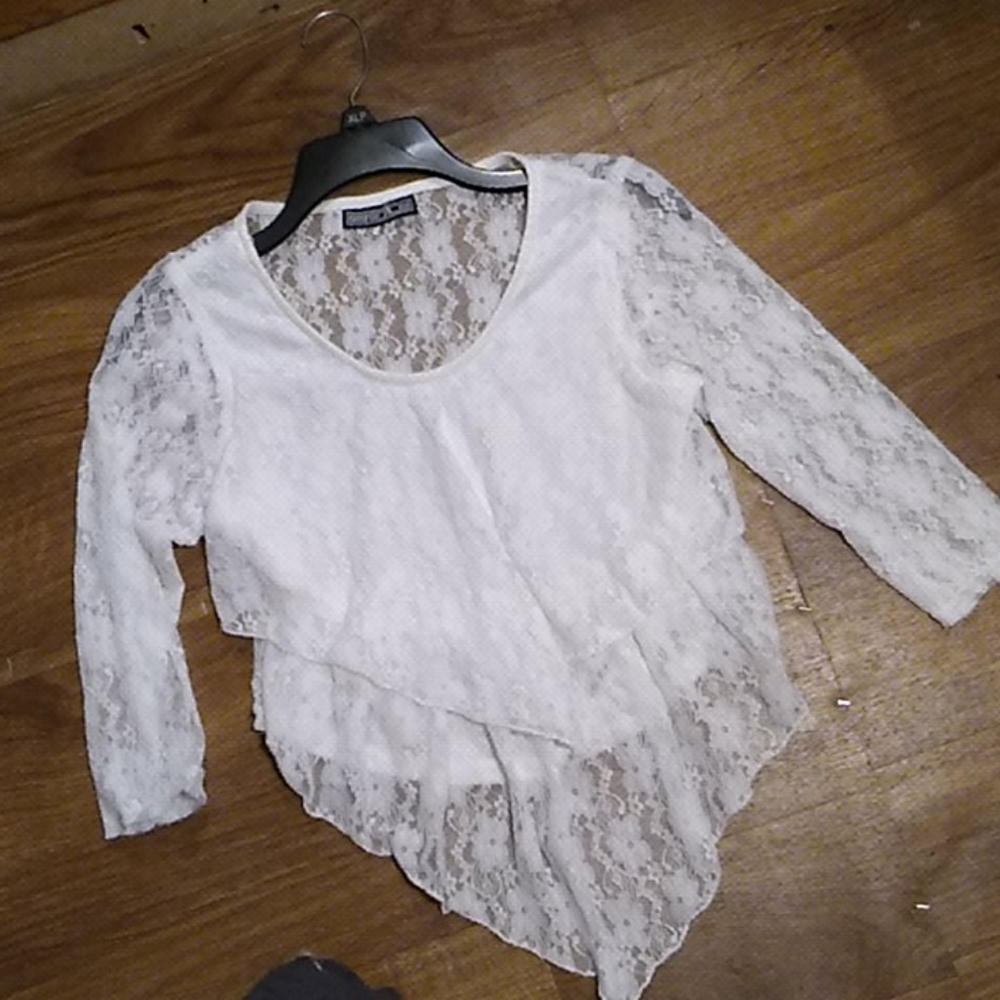 LACE top - Picture 2 of 3